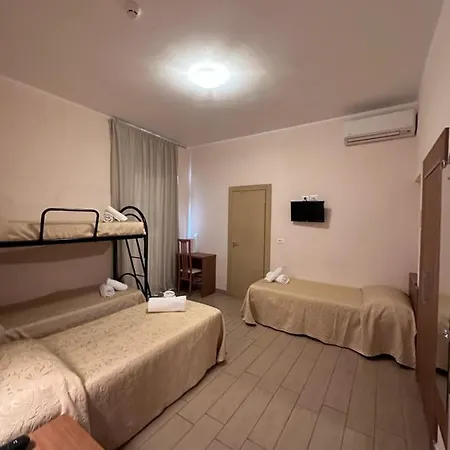 מלון Adria Nuova 3*