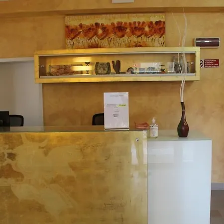 מלון Adria Nuova 3*